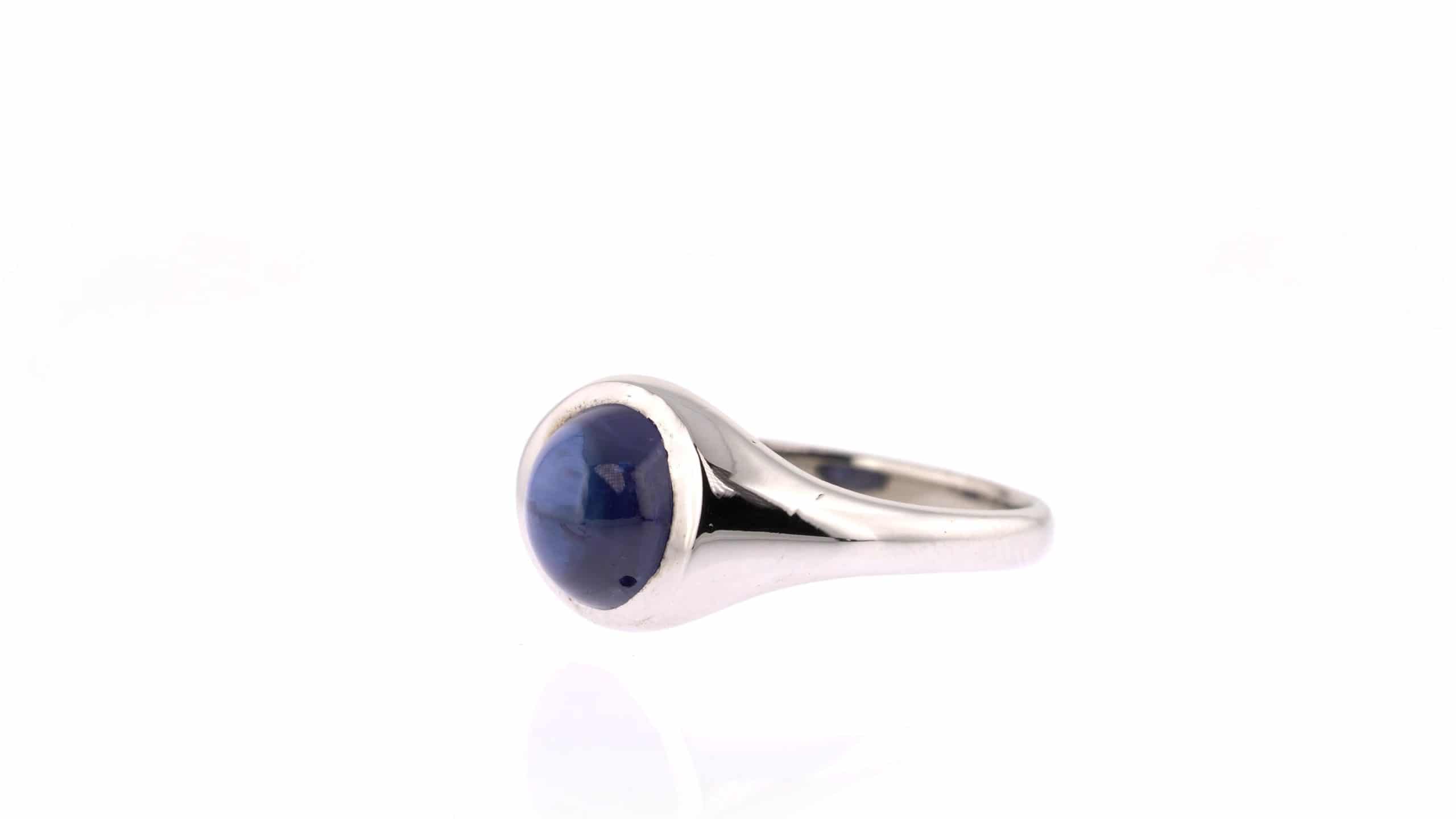 Oval Cabochon Sapphire Ring in White Gold